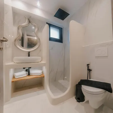 Naxos Privilege فيلة *